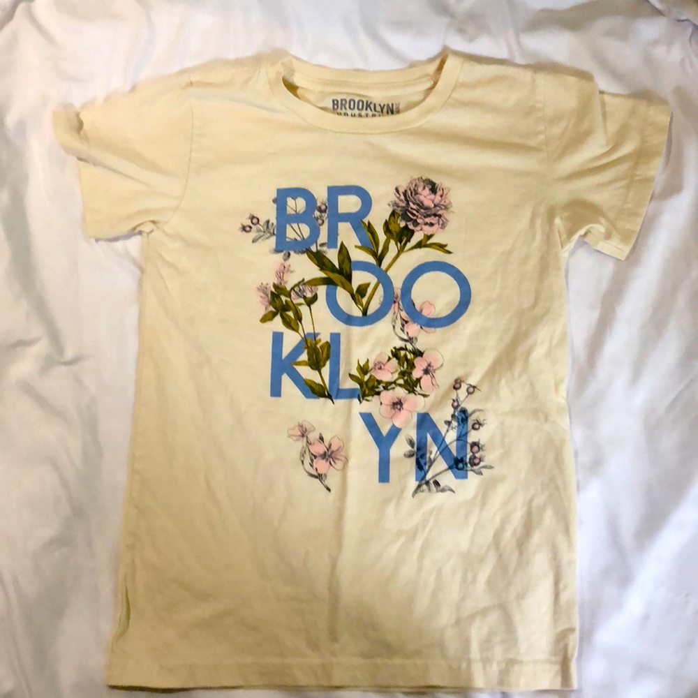 Girls T shirt ‘Brooklyn ‘ size L